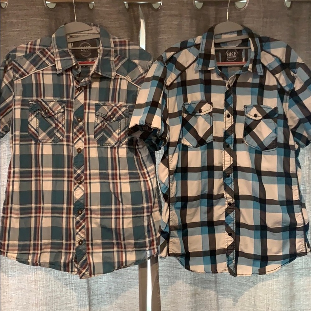 Set of BKE short sleeve button downs
